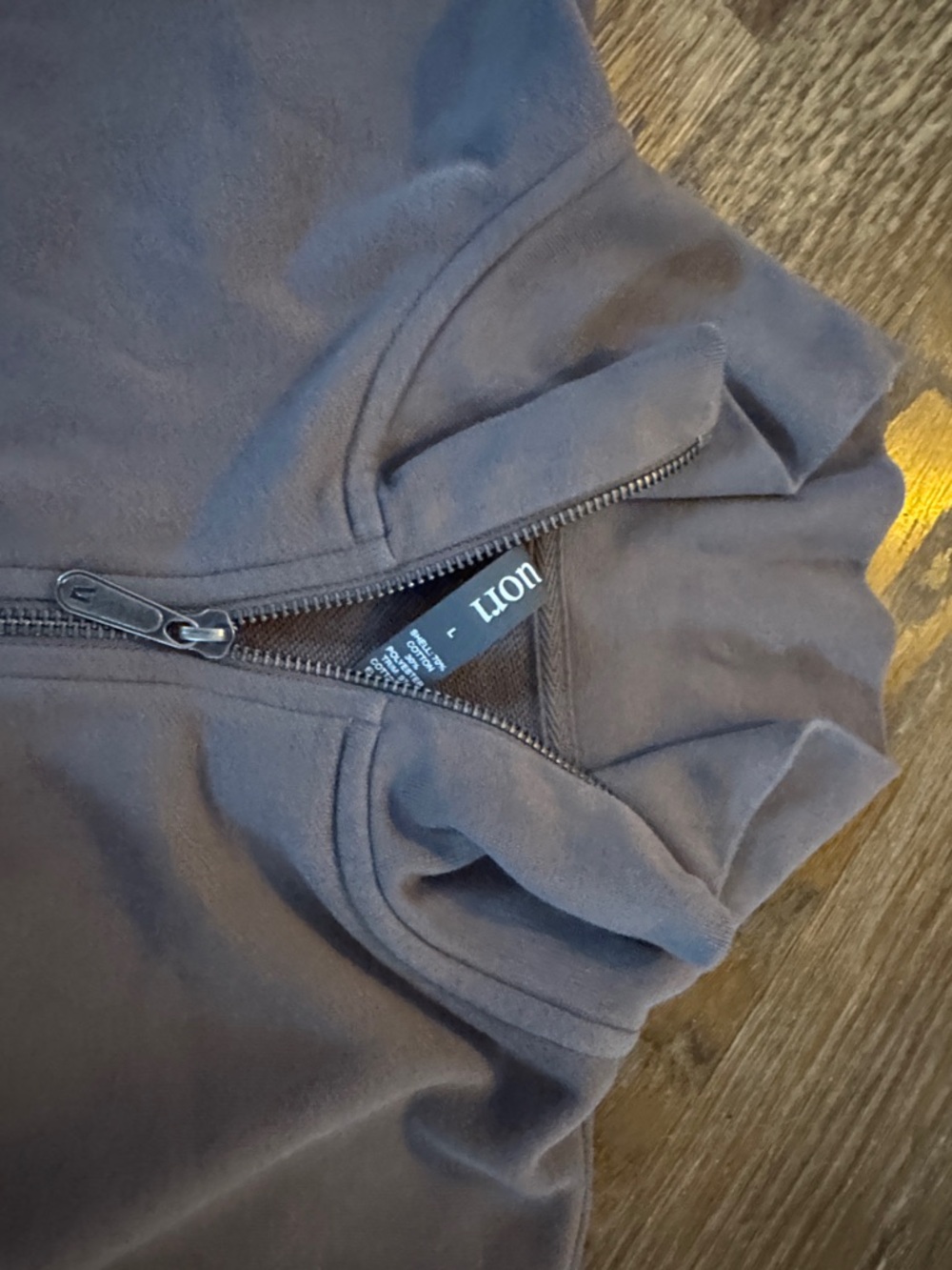 Vuori Quarter-Zip Pullover in Dusty Mauve - Picture 4 of 5